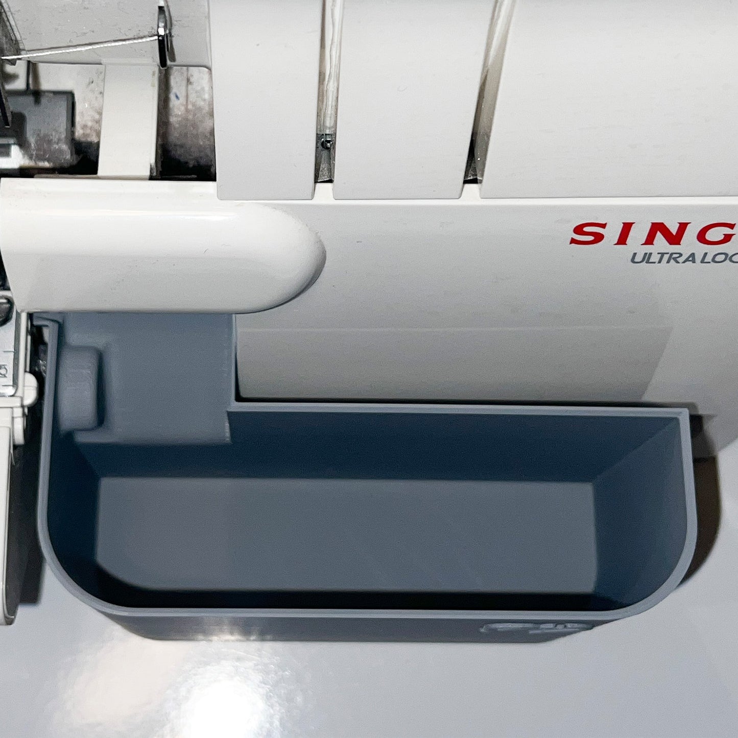 Singer Overlok Makinası için Atık Kutusu