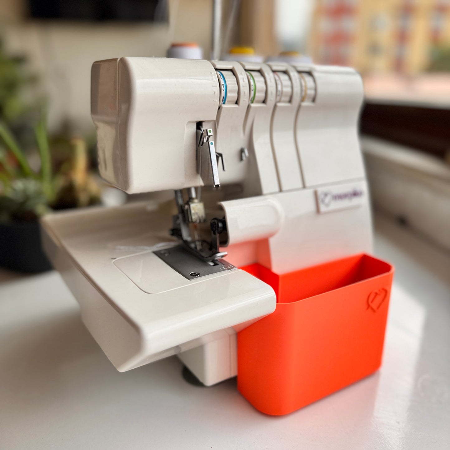 Singer Overlok Makinası için Atık Kutusu