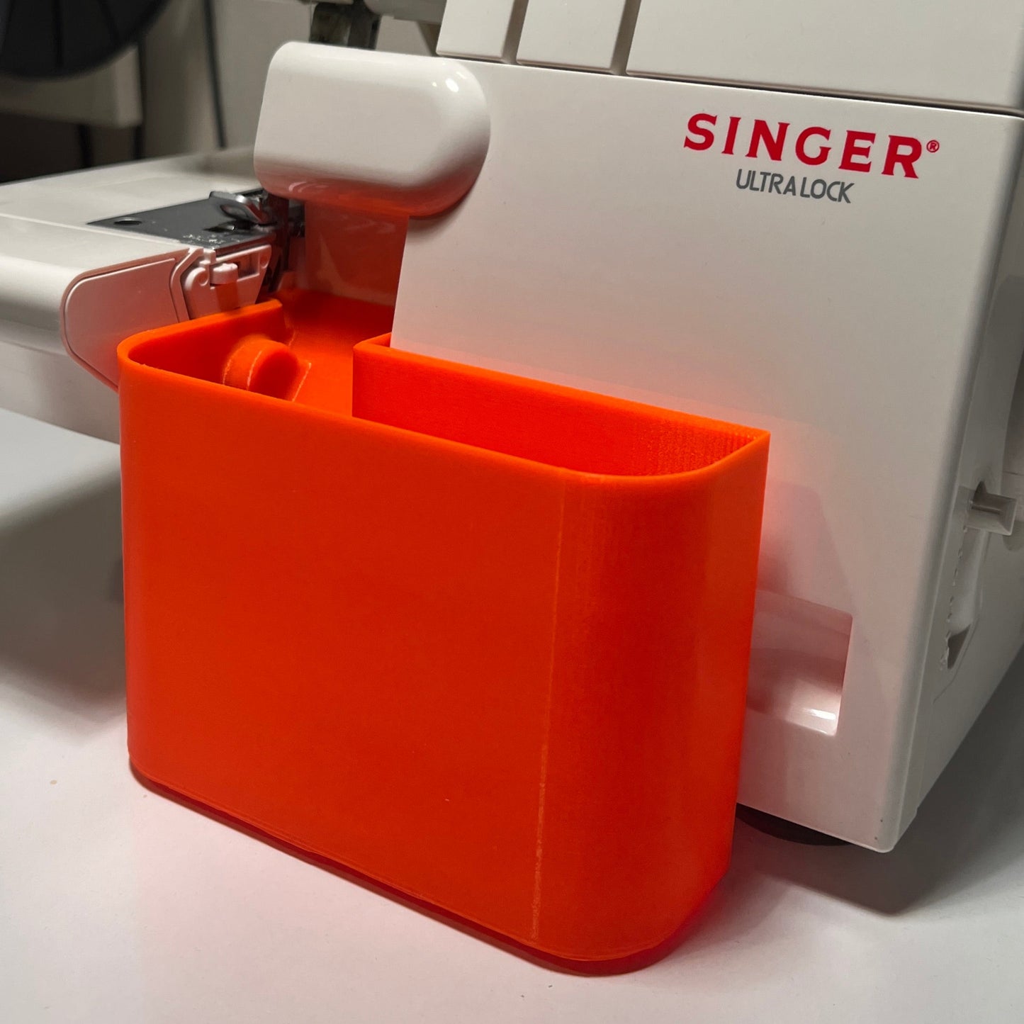 Singer Overlok Makinası için Atık Kutusu