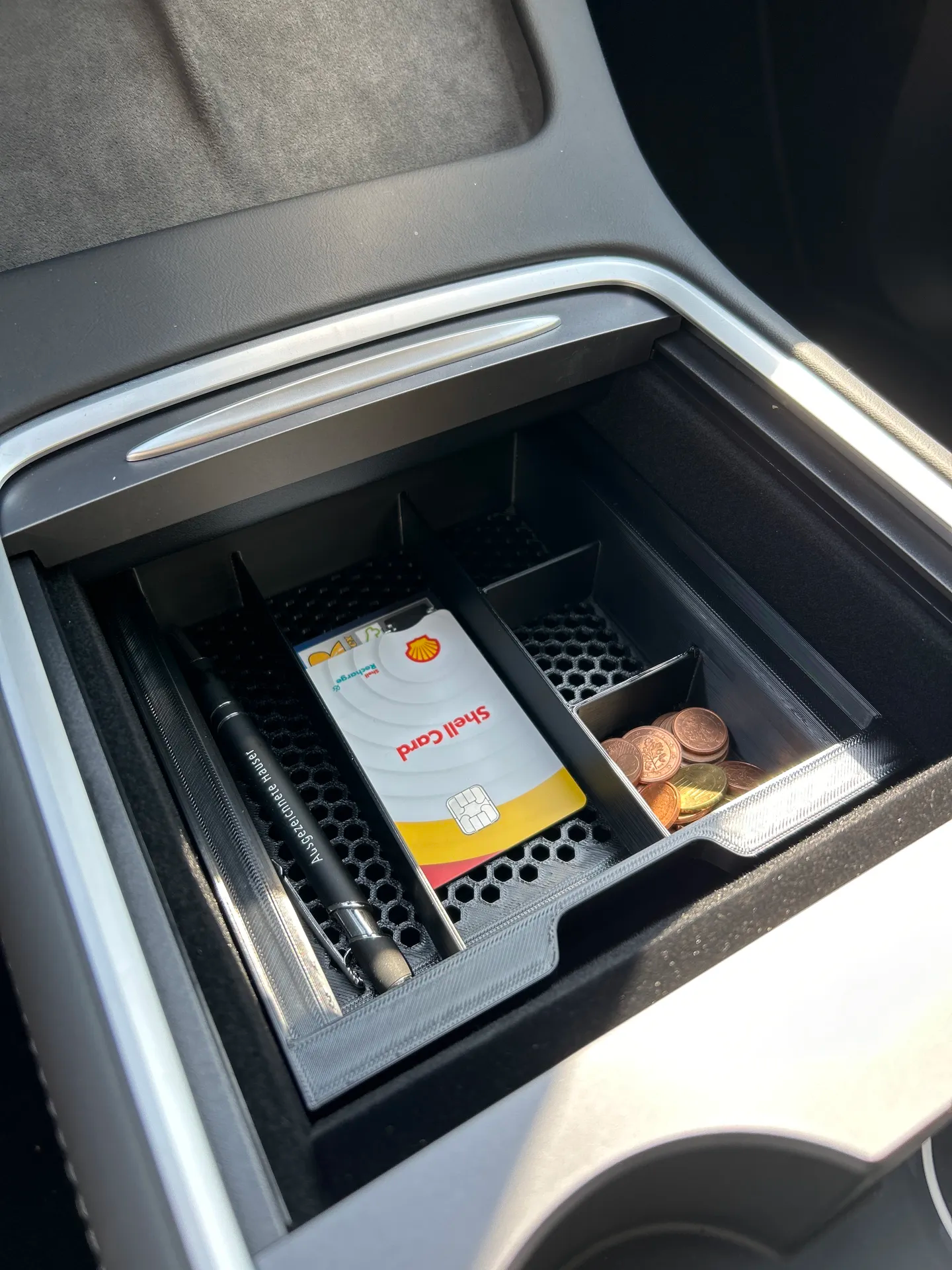 Tesla Model Y Legacy (2021-2025) Orta Konsol İçin Organizer Çekmece (Delikli Tasarım)