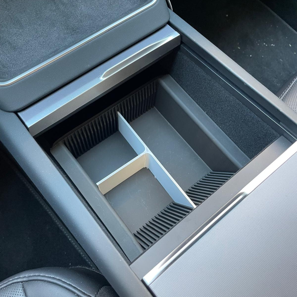 Tesla Model Y Juniper Orta Konsol İçin Organizer Çekmece