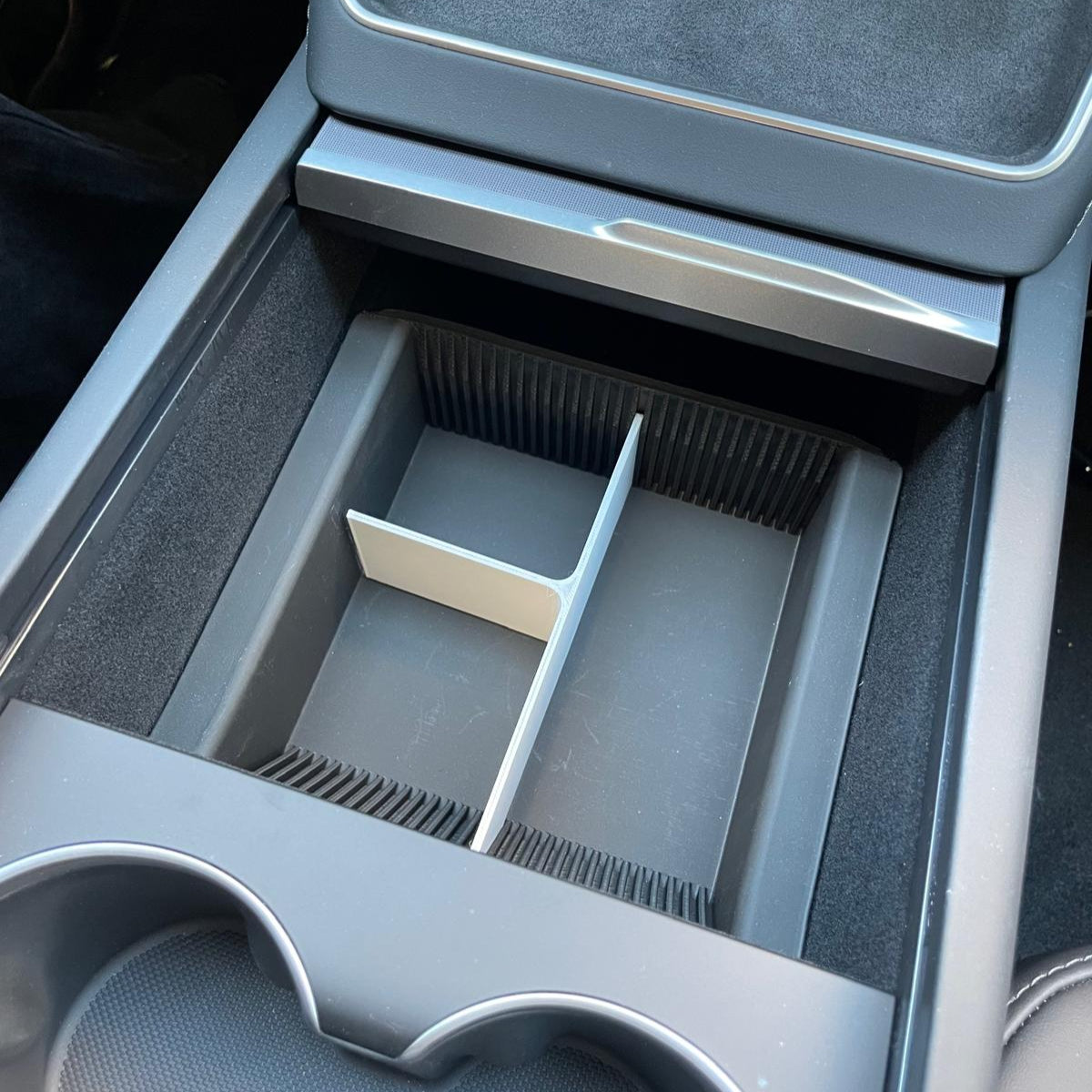 Tesla Model Y Juniper Orta Konsol İçin Organizer Çekmece