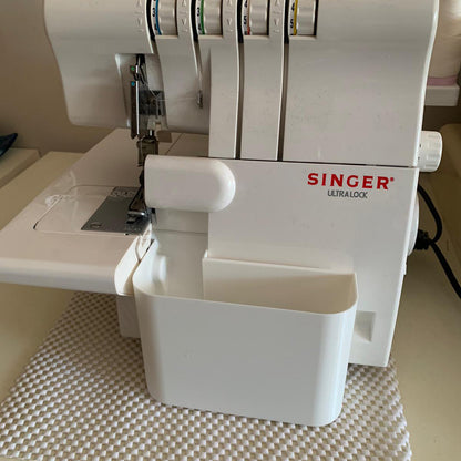 Singer Overlok Makinası için Atık Kutusu