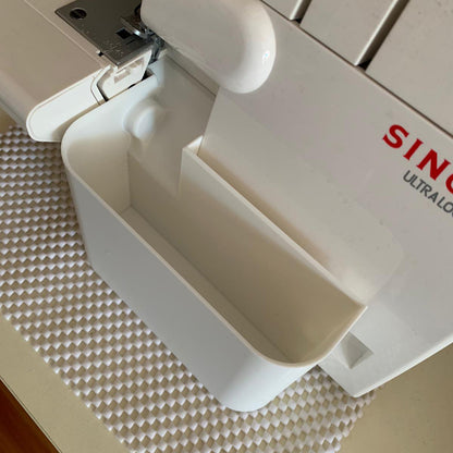 Singer Overlok Makinası için Atık Kutusu