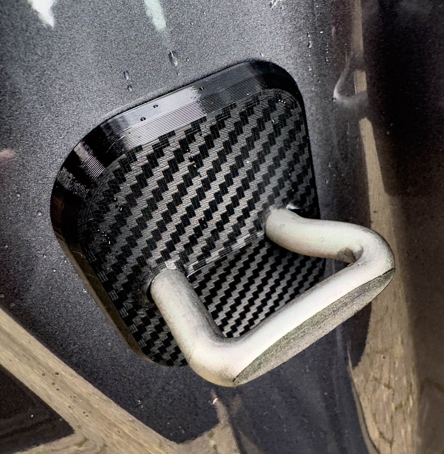 Tesla Model Y Juniper için Kapı Kilidi Mandal Koruma Kapağı