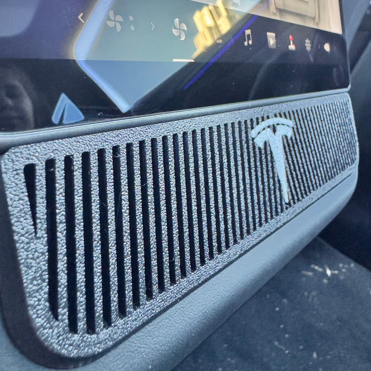 Tesla Model Y Juniper Arka Ekan Altı Havalandırma Koruma Kapağı