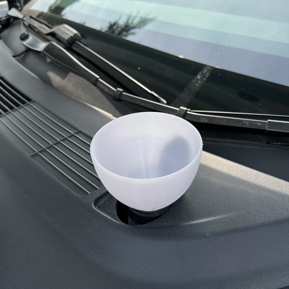 Morpiko Tesla Model Y & Model 3 Uyumlu Cam Suyu Hunisi – Temiz Doldurma, Su Taşırma Derdine Son